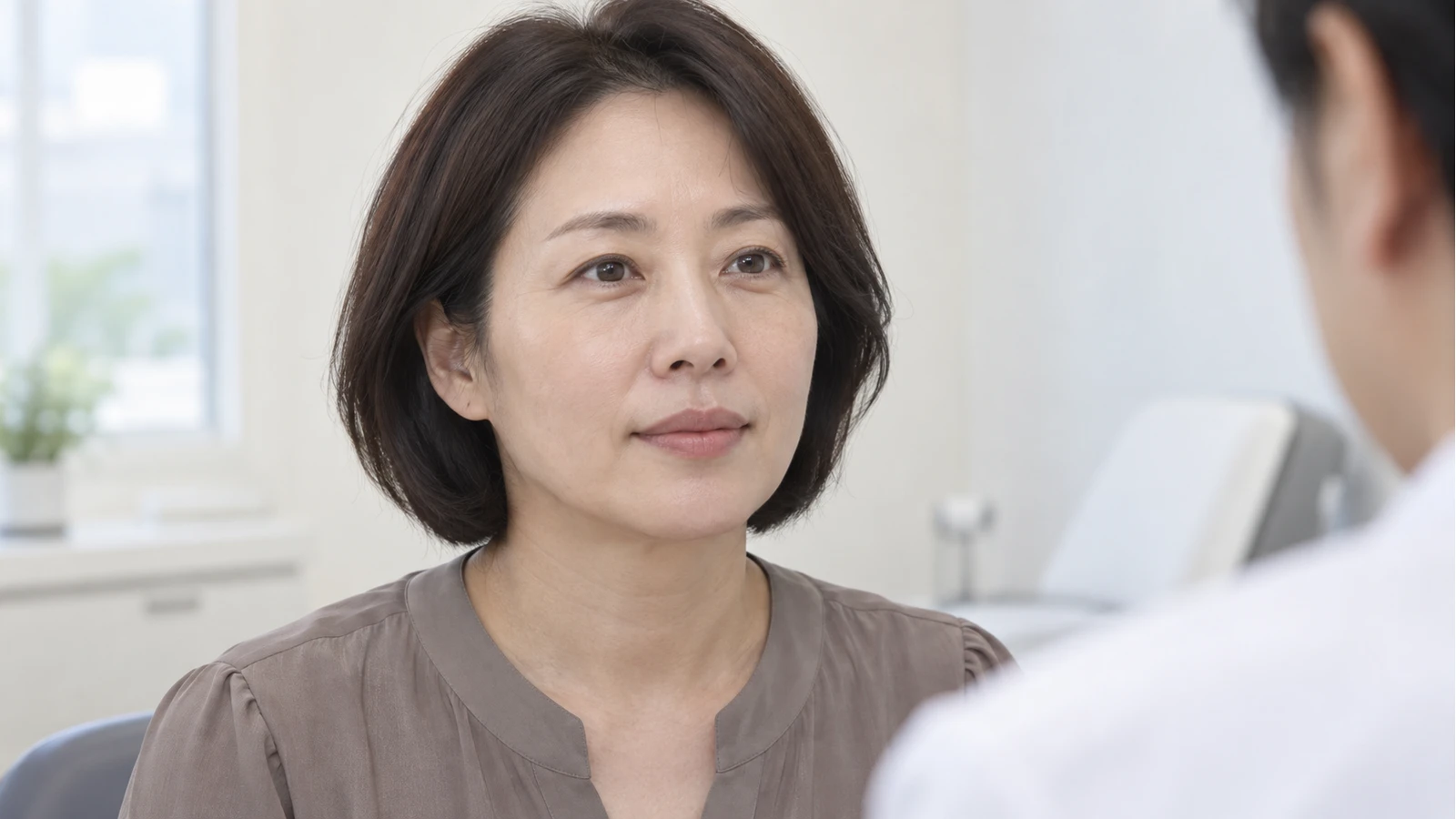 진주 기미치료, 바르는 치료와 레이저는 어떤 역할을 할까요?